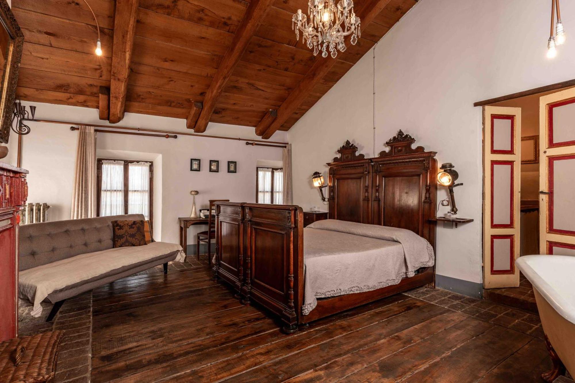 Large Double Room